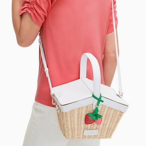 NWOT! BLOGGERS FAV!  Kate Spade Wicker Picnic Basket Strawberry White Crossbody - Picture 2 of 8